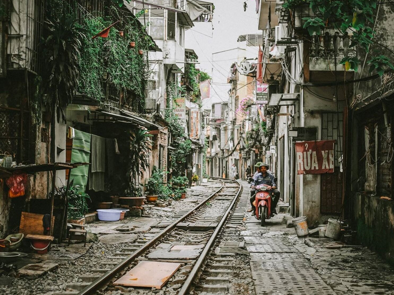 4. Shop And Eat In The Old Quarter - 2