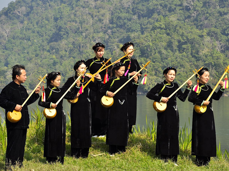 Vietnamese Traditional Costumes of Ethnic Minorities